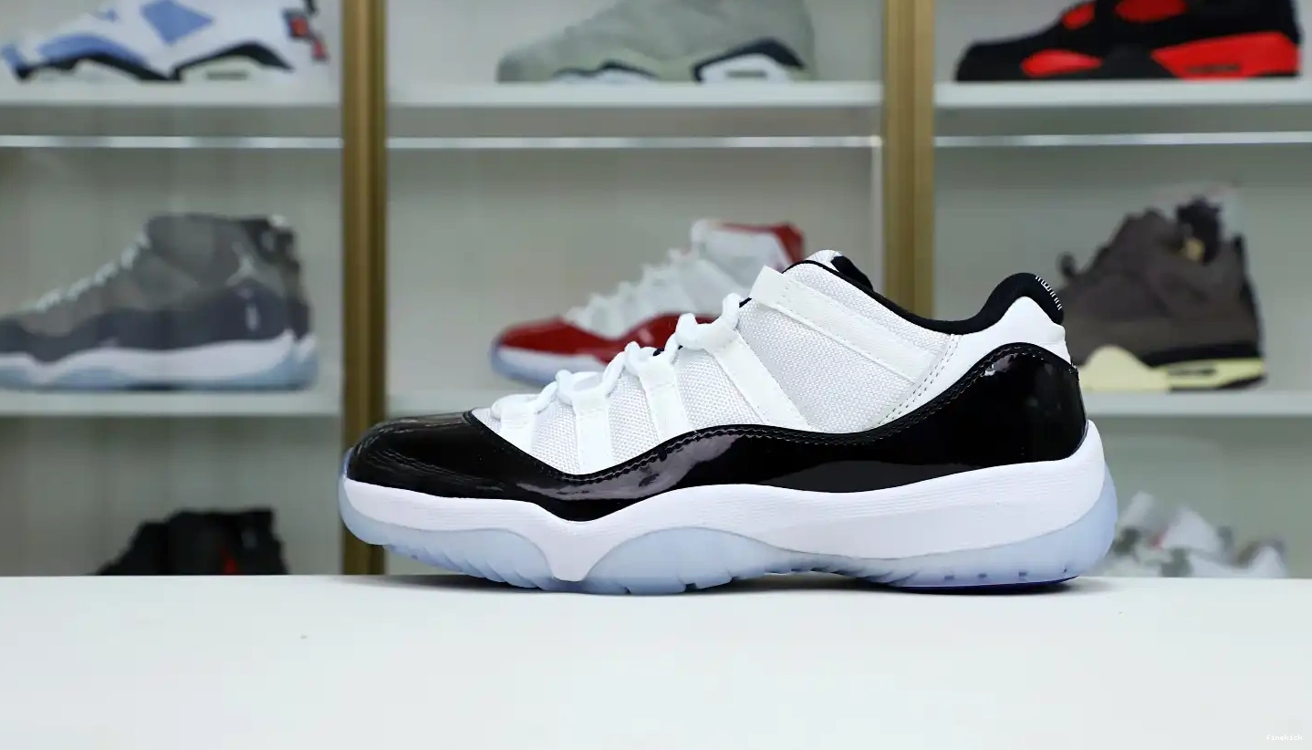 JORDAN RETRO CONCORD LOW AIR 11 0425